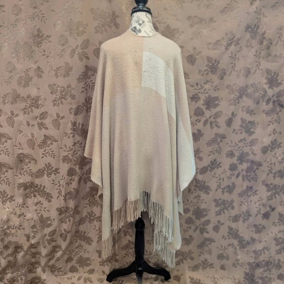 Soia & Kyo/FabFitFun Woven Scarfigan with Fringe, One Size, Gently Used - Picture 2 of 10